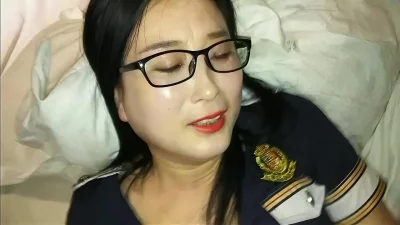 探探上约到的女老师，没想到床上这么骚，据说还和自己学生搞过